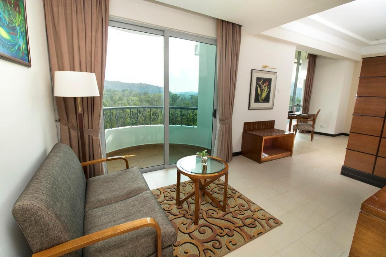 Nilai Springs Resort Hotel Экстерьер фото