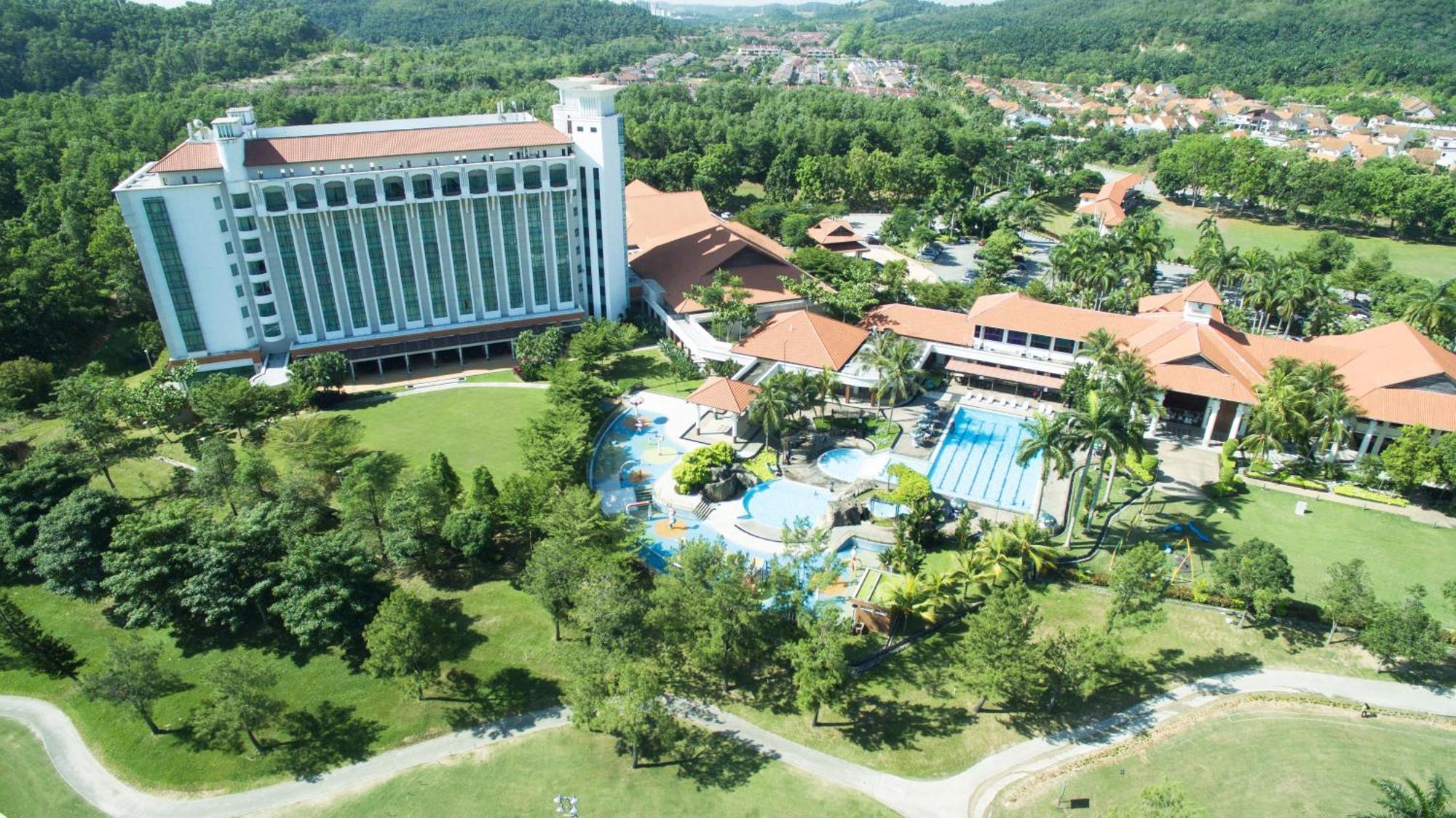 Nilai Springs Resort Hotel Экстерьер фото