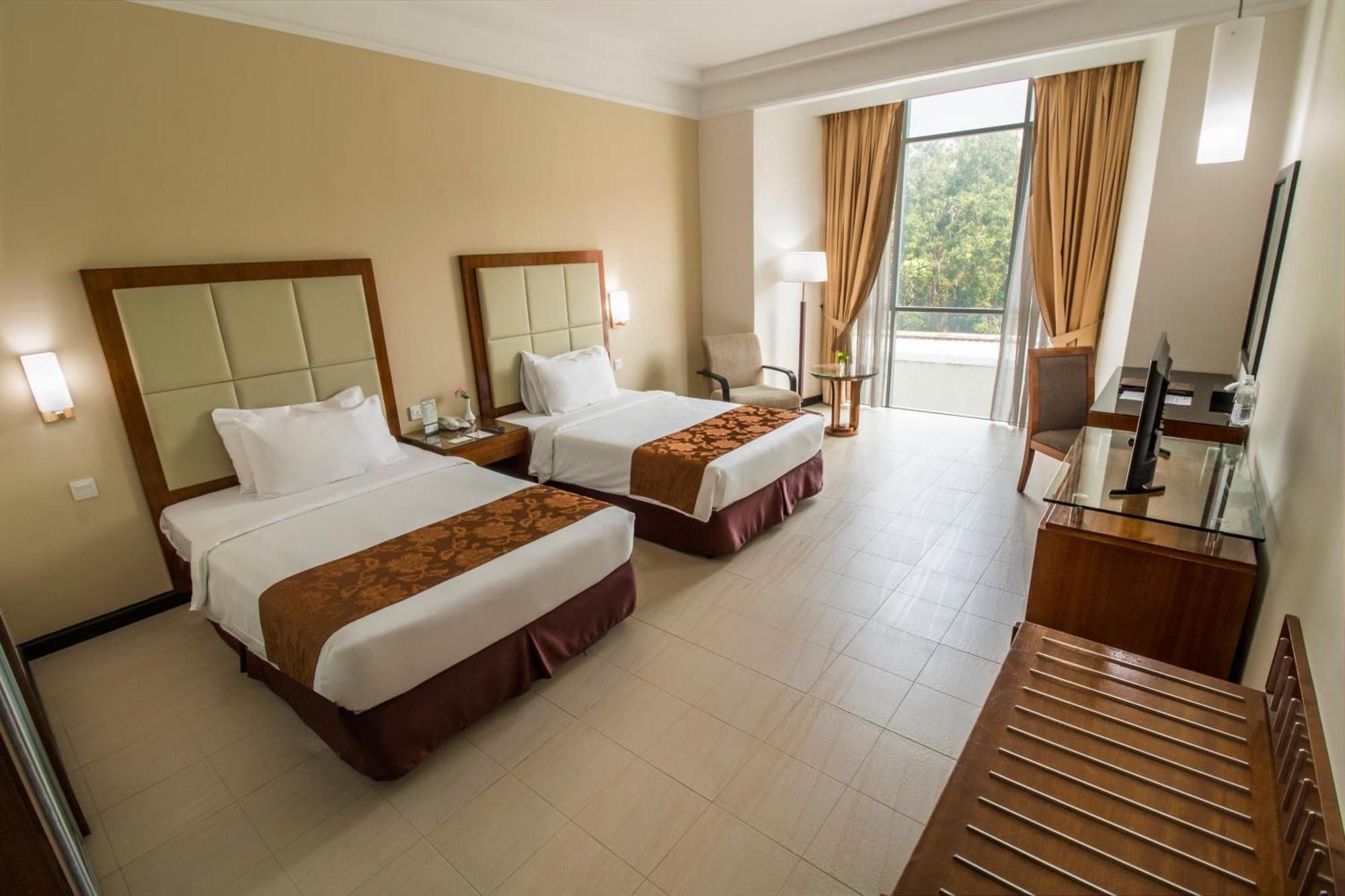 Nilai Springs Resort Hotel Экстерьер фото